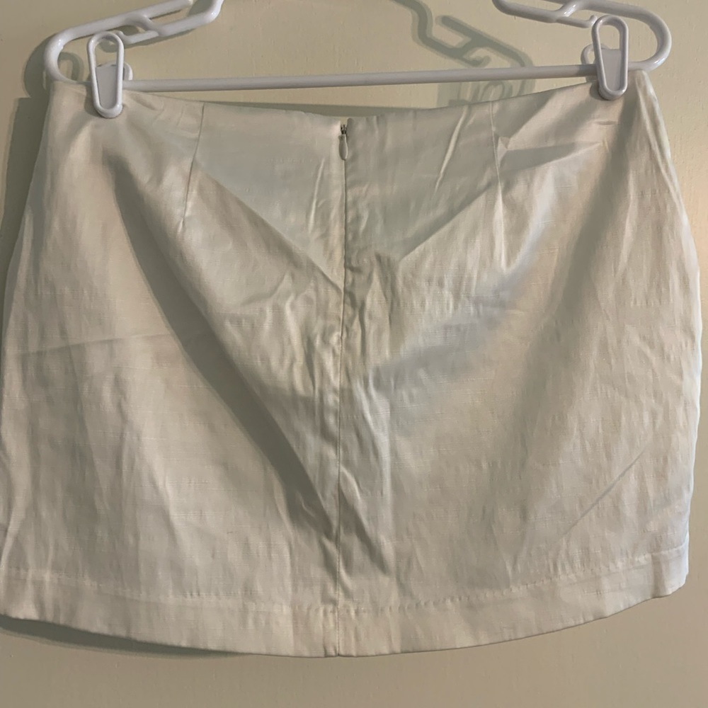 2b Bebe White Mini Skirt